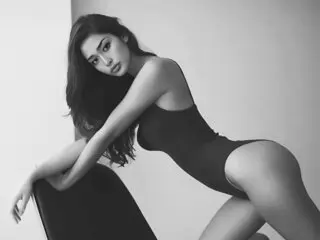 BellaDaza shows lj jasmine