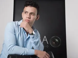 MarkusClark camshow free shows