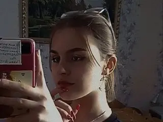 MinaDavis live shows adult
