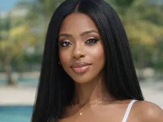 SimiBrown shows jasmine pussy